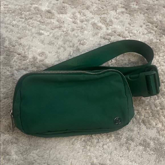 lululemon athletica Handbags - Lululemon Beltbag